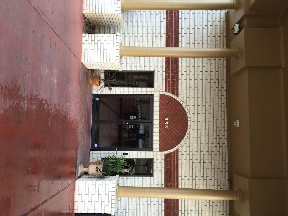 Days By Wyndham Hotel 2*